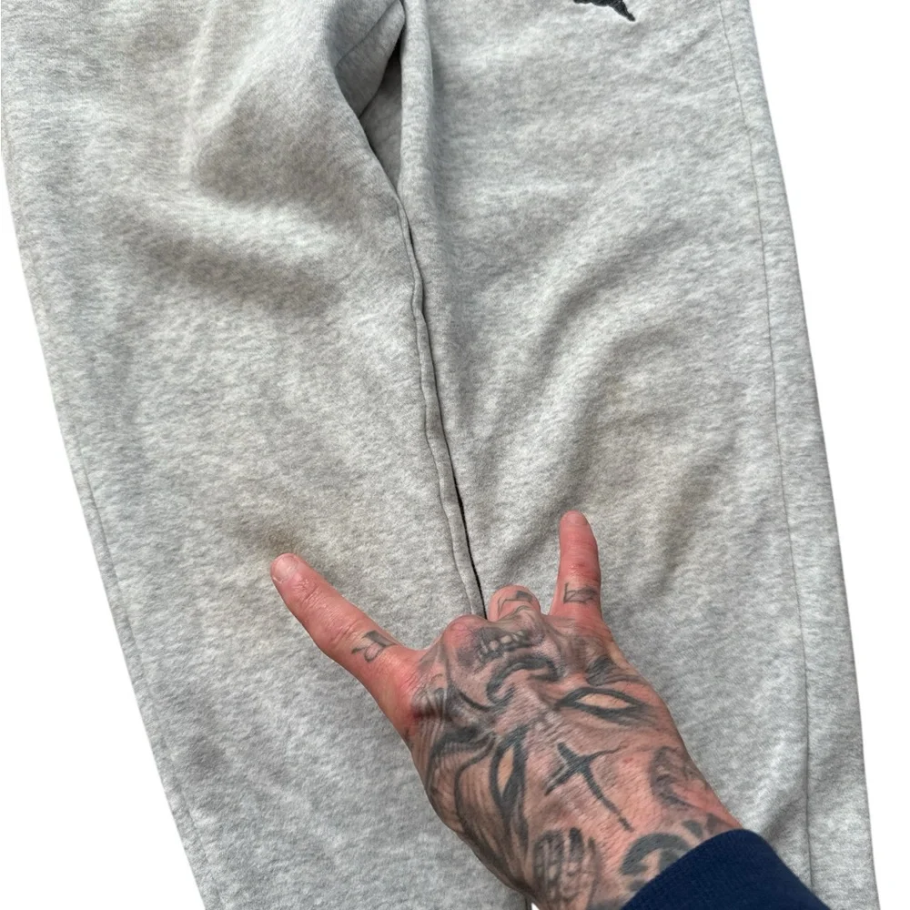Puma Youth‎ Boys/Unisex Gray Jogger Style Sweat Pants Size Medium Logo